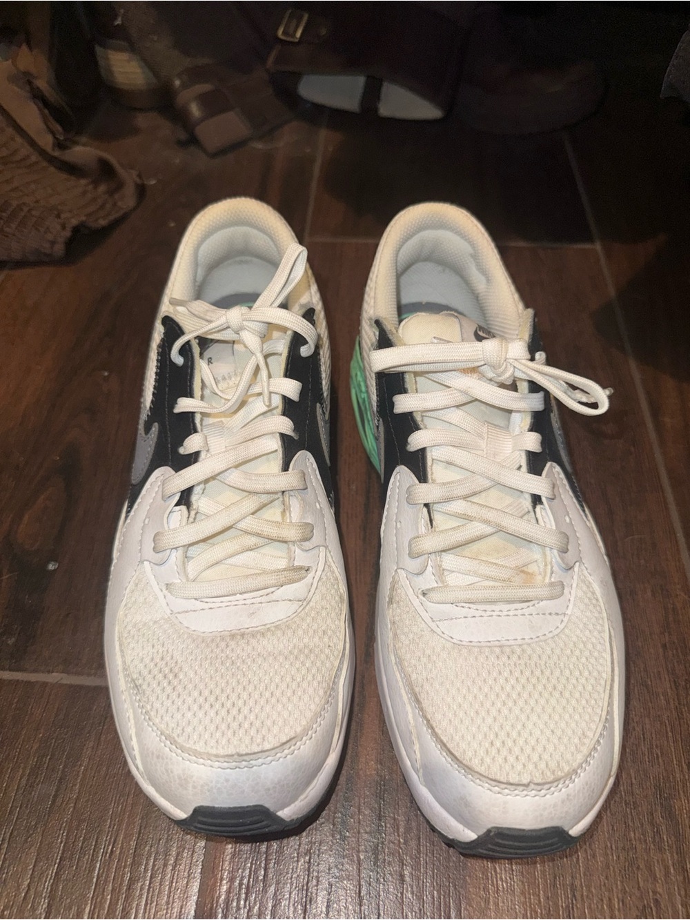 Nike White Black Green Women’s Sneakers